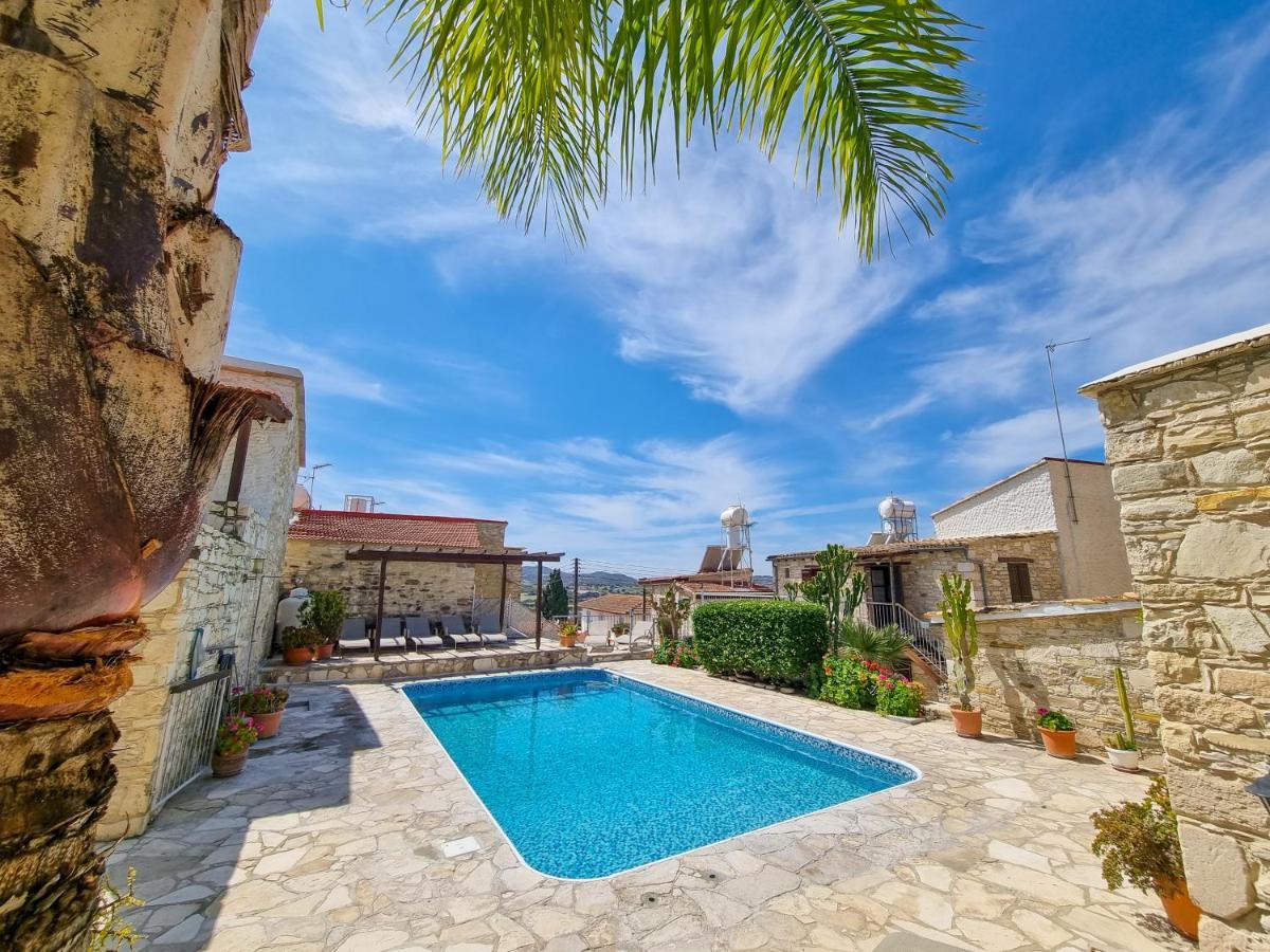 Poseidon'S Pool Paradise Skarinou ภายนอก รูปภาพ