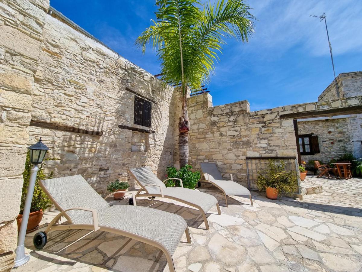 Poseidon'S Pool Paradise Skarinou ภายนอก รูปภาพ
